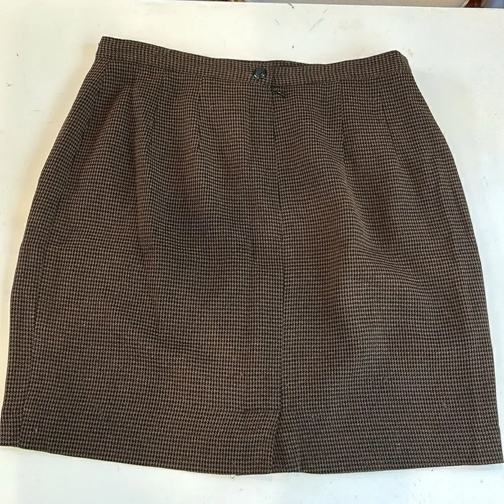 Gianni black and brown tiny houndstooth skirt size 12 fits more like a 10